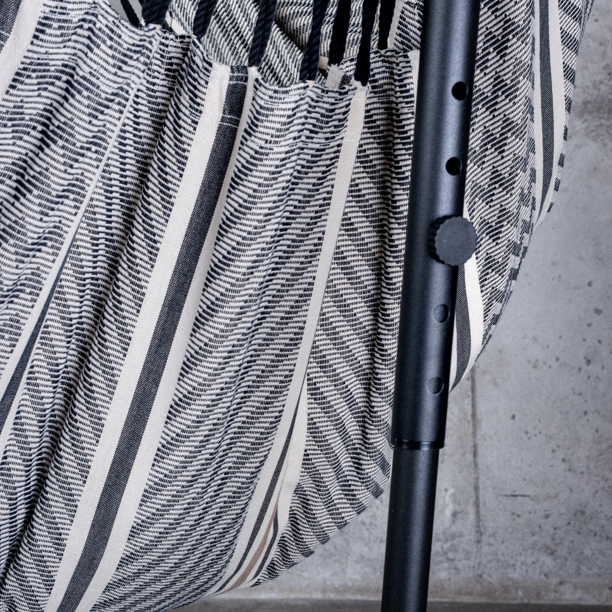 Fiji Organic Zebra – Hängesessel Basic Size aus Bio-Baumwolle mit verzinktem Stahl-Gestell - Image 3