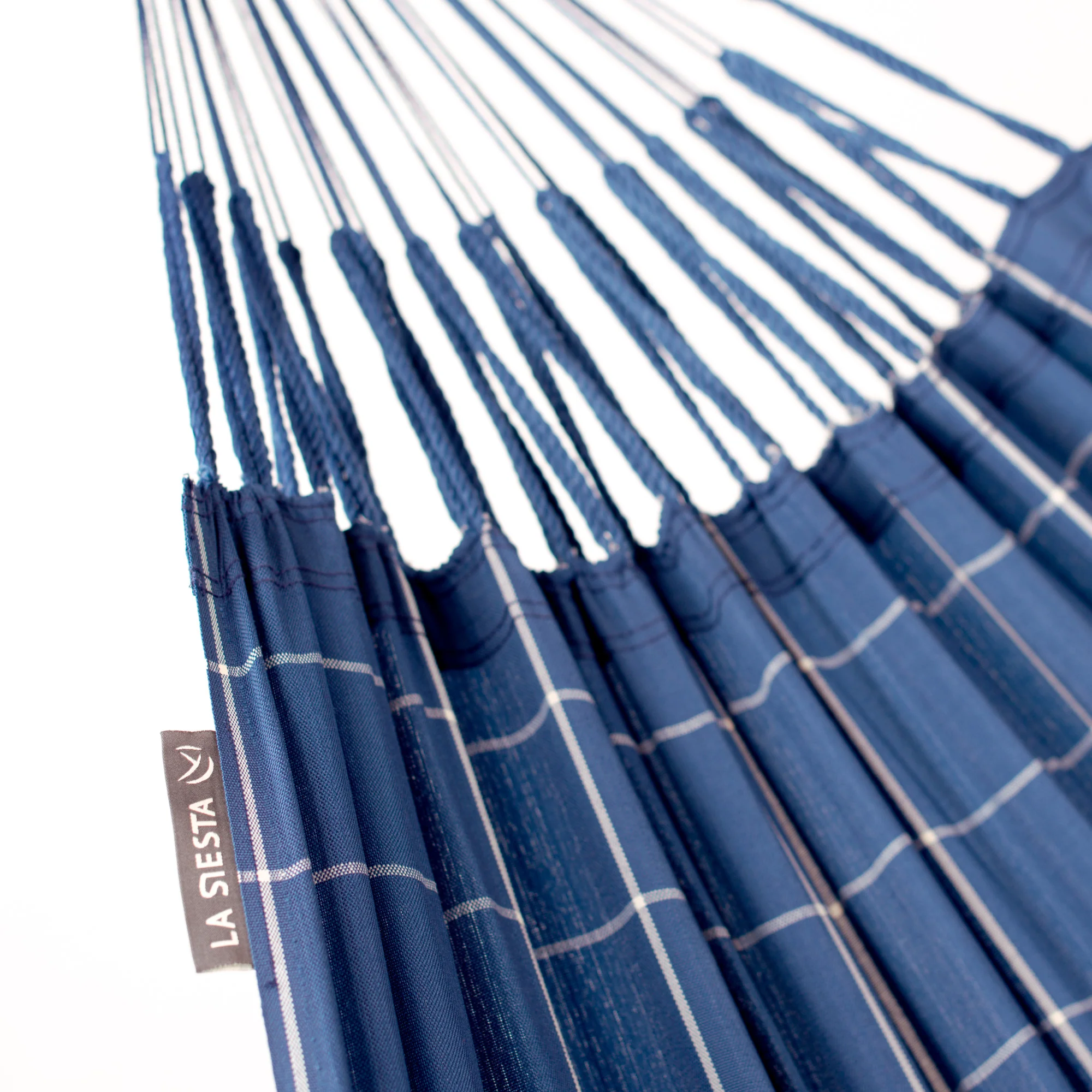 Maera Outdoor Marine - King Size Hängematte Outdoor mit Gestell aus FSC®-zertifiziertem Eukalyptus - Image 4