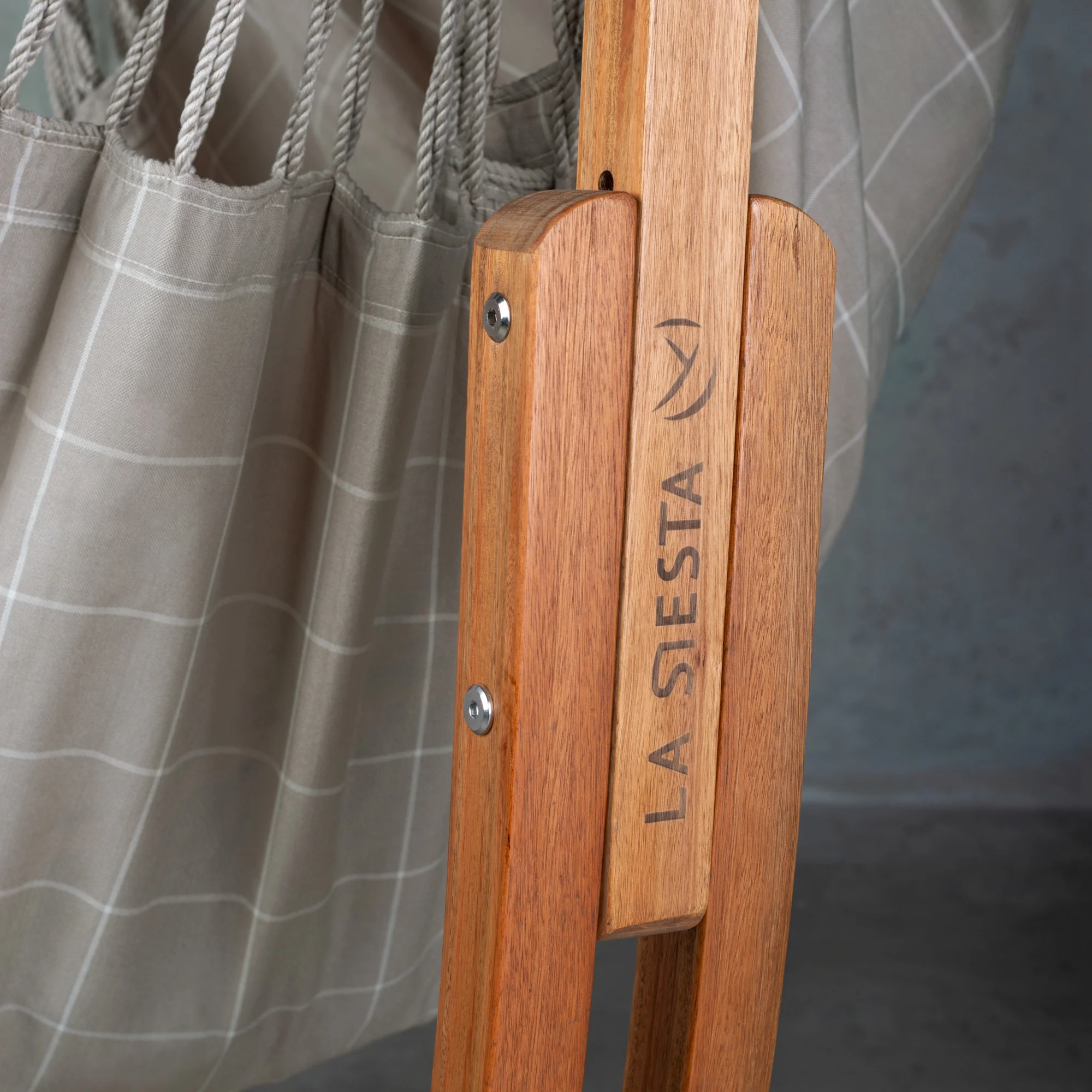Udine Outdoor Almond - Hängesessel Outdoor mit Gestell aus FSC®-zertifiziertem Eukalyptus - Image 3